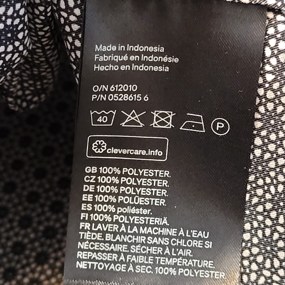 H&M Micro Print Cami Top | Black & White | Camisole | Satin Like | Geometric | 6 - Picture 13 of 14